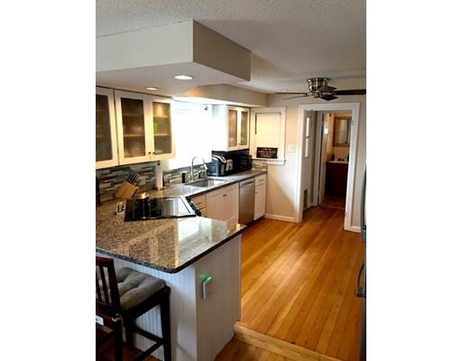 114 Abbott St, Springfield, MA 01118 photo 2
