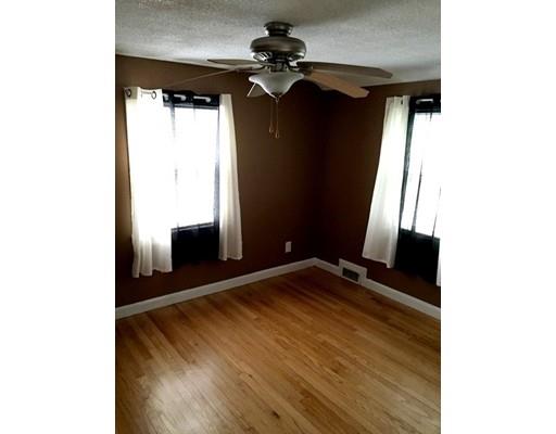 114 Abbott St, Springfield, MA 01118 photo 17