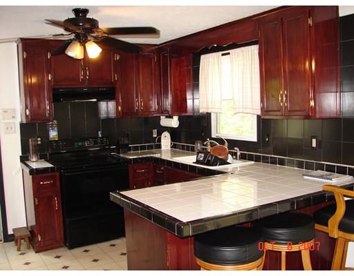335 Hermitage Dr, Springfield, MA 01129 photo 4
