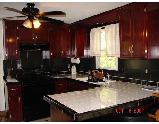 335 Hermitage Dr, Springfield, MA 01129 photo 3
