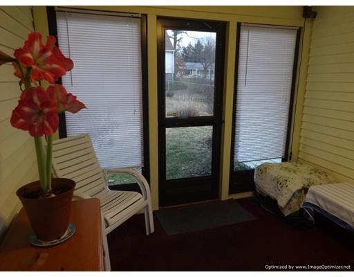 25 Lynebrook Rd, Springfield, MA 01118 photo 3