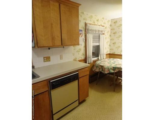 25 Lynebrook Rd, Springfield, MA 01118 photo 6