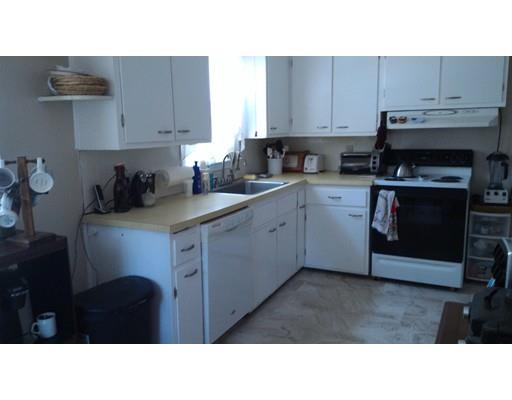 24 Brooks St, Springfield, MA 01109 photo 11