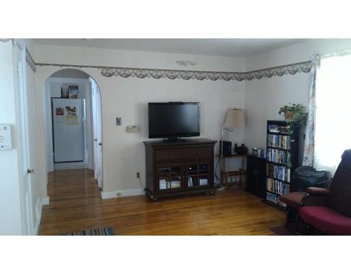 24 Brooks St, Springfield, MA 01109 photo 4