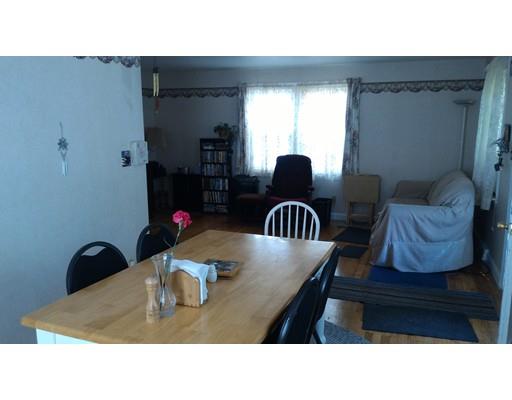 24 Brooks St, Springfield, MA 01109 photo 3