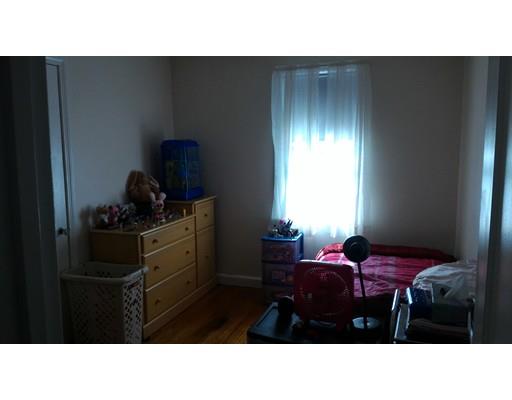 24 Brooks St, Springfield, MA 01109 photo 5