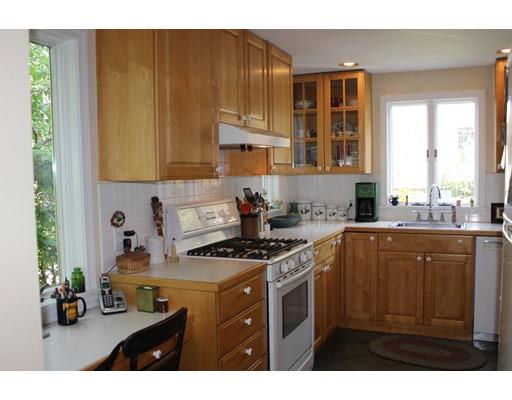 21 Willow Rd, Marblehead, MA 01945 photo 2