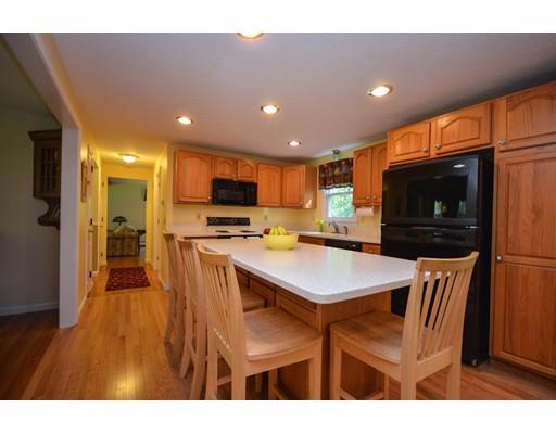 30 Maple Ln, Sutton, MA 01590 photo 3