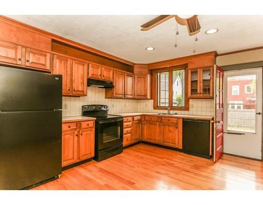 34 Rencelau St, Springfield, MA 01118 photo 13
