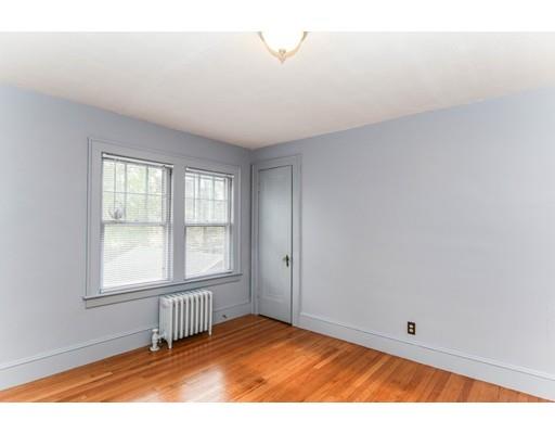 34 Rencelau St, Springfield, MA 01118 photo 25