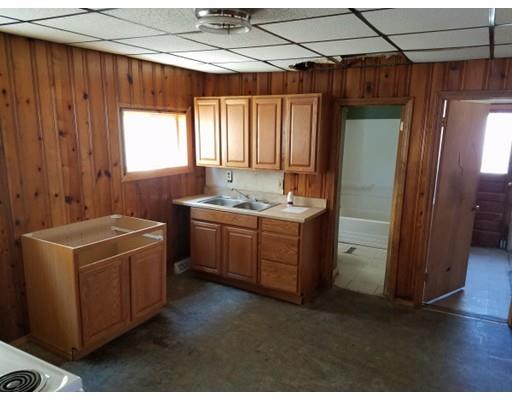 52 Esther St, Worcester, MA 01607 photo 4