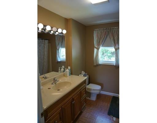 51 Christopher Dr, Dracut, MA 01826 photo 16