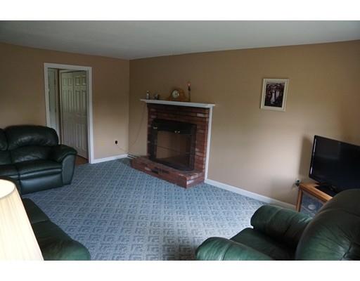 51 Christopher Dr, Dracut, MA 01826 photo 5