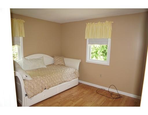 51 Christopher Dr, Dracut, MA 01826 photo 12