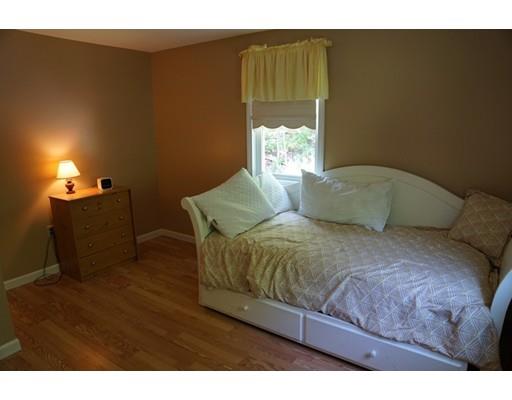 51 Christopher Dr, Dracut, MA 01826 photo 13