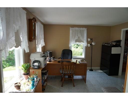51 Christopher Dr, Dracut, MA 01826 photo 11