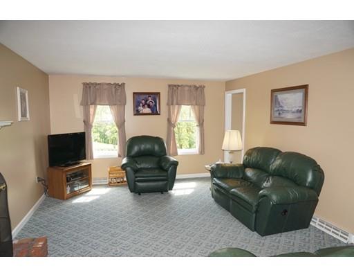 51 Christopher Dr, Dracut, MA 01826 photo 6