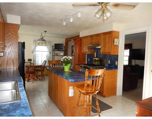 24 Powell Ave, Springfield, MA 01118 photo 3