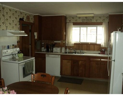 3 Grape St, Chicopee, MA 01013 photo 3
