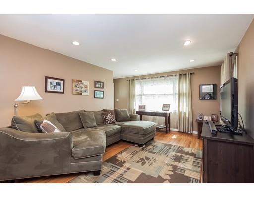 21 Glenvale St, Springfield, MA 01119 photo 5
