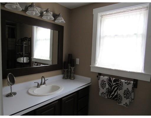 46 Pleasant St, Mendon, MA 01756 photo 15