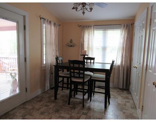 46 Pleasant St, Mendon, MA 01756 photo 9