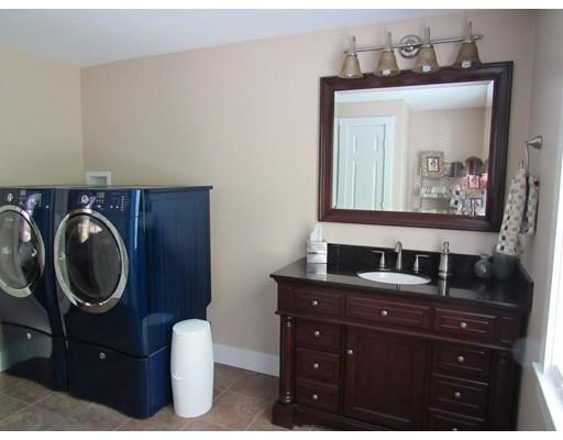 46 Pleasant St, Mendon, MA 01756 photo 10