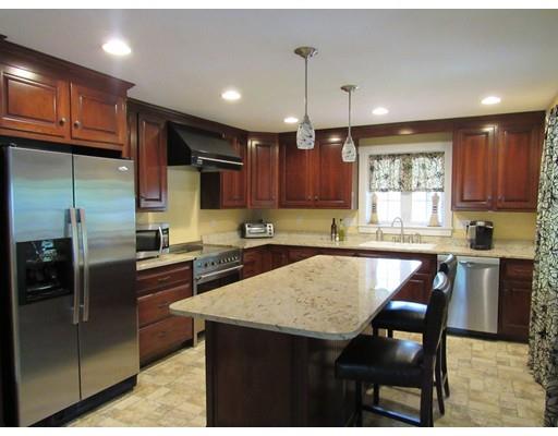 46 Pleasant St, Mendon, MA 01756 photo 3