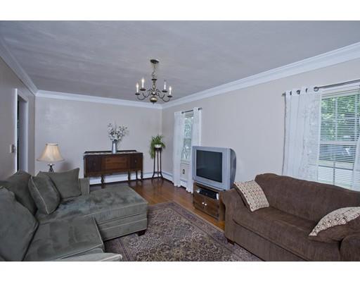 21 Connell St, Chicopee, MA 01020 photo 6
