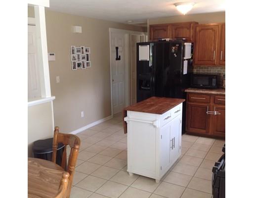 25 Berard Cir, Springfield, MA 01128 photo 3