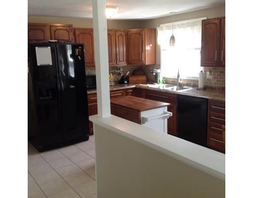 25 Berard Cir, Springfield, MA 01128 photo 2