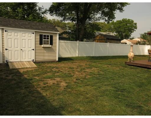 39 Harbeck St, Acushnet, MA 02743 photo 4