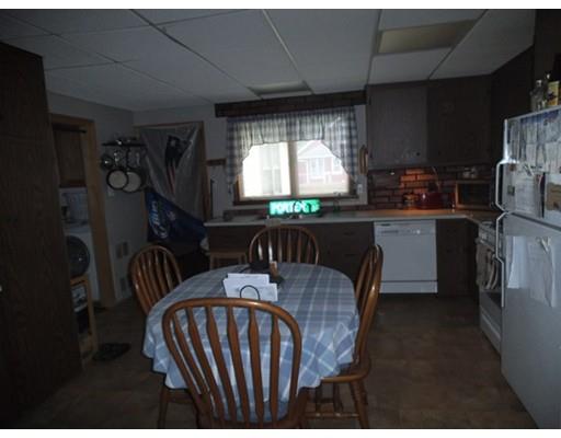 192 Davis St, Springfield, MA 01104 photo 3