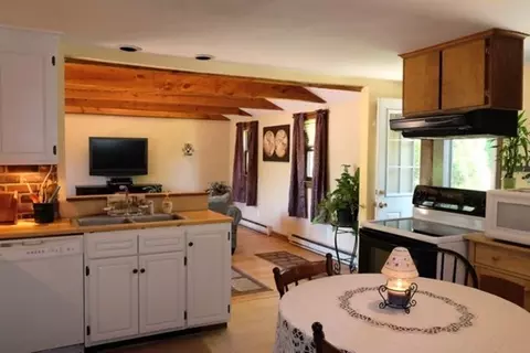 256 Brookside Cir, Northampton, MA 01062 photo 3