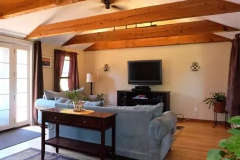 256 Brookside Cir, Northampton, MA 01062 photo 2