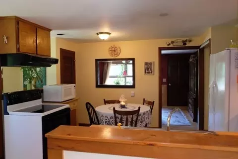 256 Brookside Cir, Northampton, MA 01062 photo 4