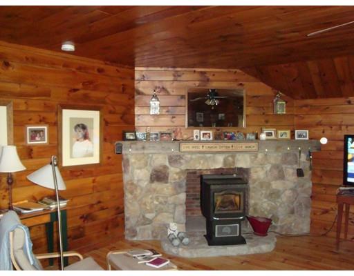 67 Jonathan St, Gardner, MA 01440 photo 3