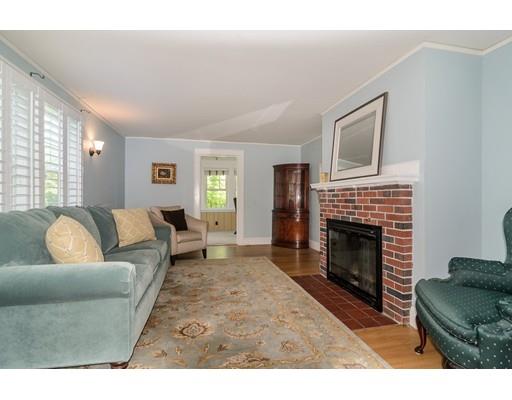 71 Oak St, Wellesley, MA 02482 photo 2