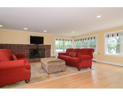 71 Oak St, Wellesley, MA 02482 photo 9