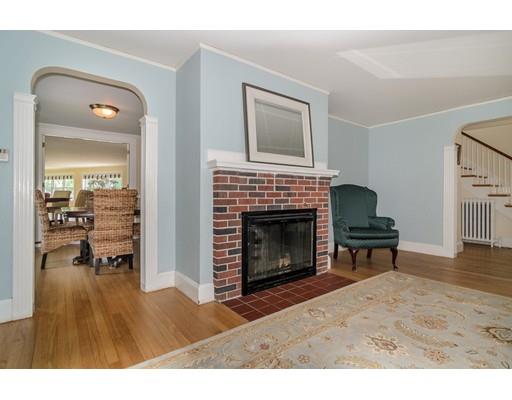 71 Oak St, Wellesley, MA 02482 photo 3