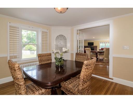 71 Oak St, Wellesley, MA 02482 photo 4