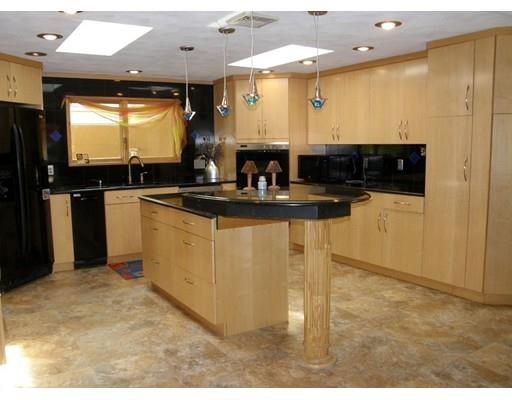 14 Kenmore Dr, Danvers, MA 01923 photo 10