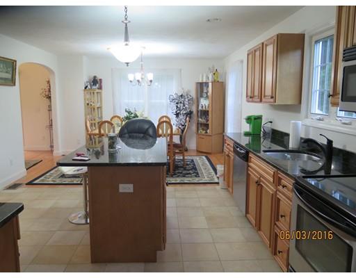 18 Hazel St, Worcester, MA 01604 photo 11