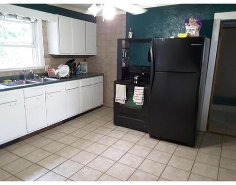 111 West St, Ware, MA 01082 photo 4