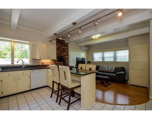 9 Onset Ave, Buzzards Bay, MA 02532 photo 4