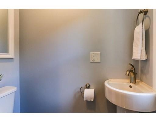 40 Pilgrim Rd, Marblehead, MA 01945 photo 17