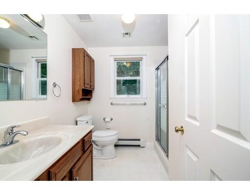 13 Henrys Path, Upton, MA 01568 photo 11