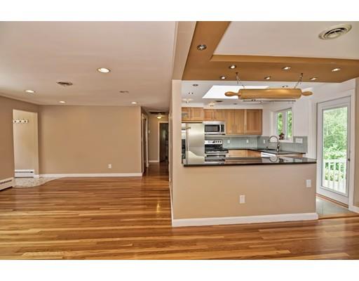 8 Mitchell St, Sharon, MA 02067 photo 3