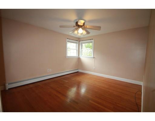 479 Plumtree Rd, Springfield, MA 01118 photo 8