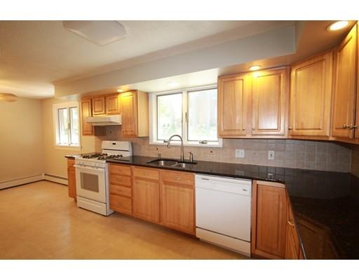 479 Plumtree Rd, Springfield, MA 01118 photo 1